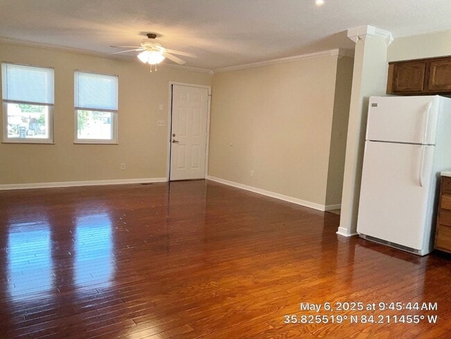 Building Photo - ** ~~ Beautiful 3 bedroom 2 bath house in ...