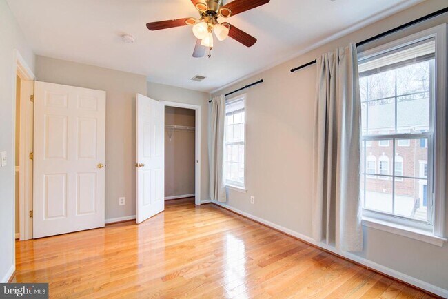 Building Photo - 4009 Timber Oak Trl