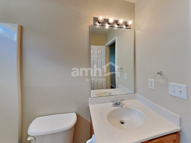 Building Photo - 6862 Babbling Brook Ln