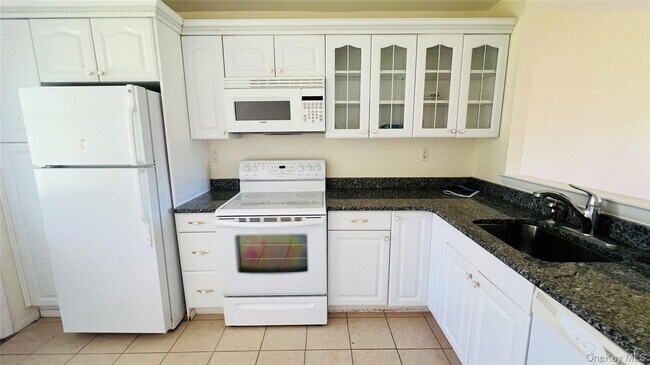 Building Photo - 399 Woodbridge Dr