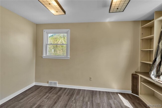 Building Photo - 4098 Bailey Ave