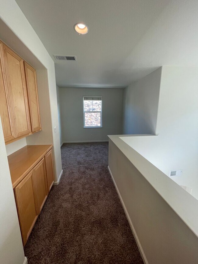 Building Photo - 4-Bedroom Home in the Village at Somersett!