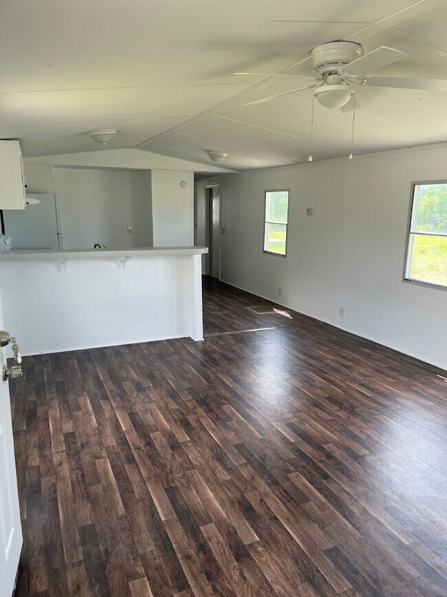 Building Photo - 2 BR, 2 BA single-wide in Pikeville *LAWN CARE INCLUDED*