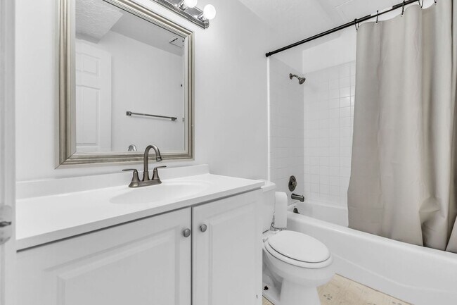 Building Photo - Charming Farmington Home in Peaceful Cul-de-Sac