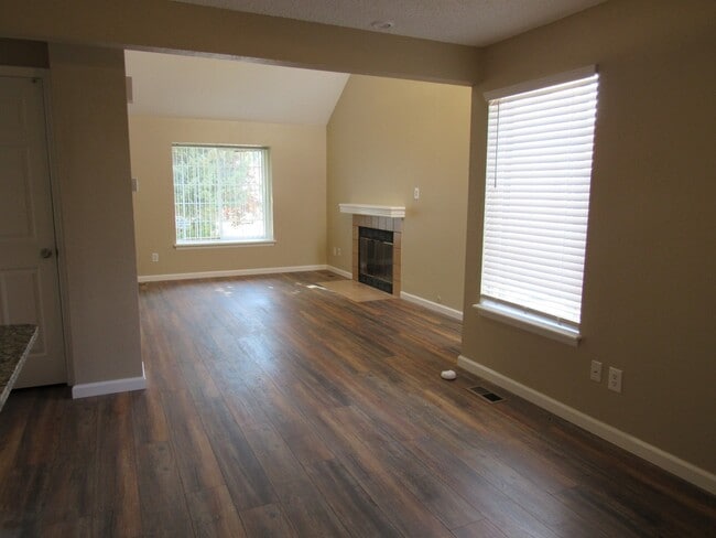 Building Photo - Remodeled Home in Thornton