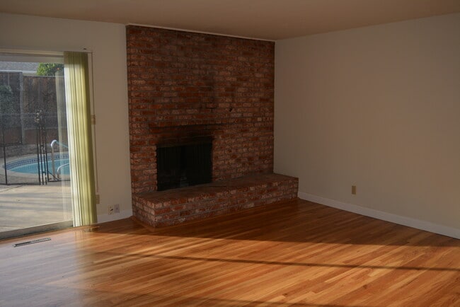 Building Photo - Single Family Home with Pool