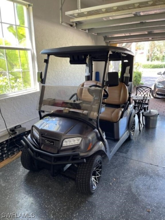 Building Photo - 20201 Burnside Pl