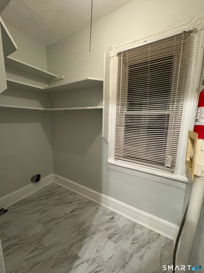 Building Photo - 15 Dayton St