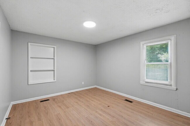 Building Photo - 178 Meador Way SE