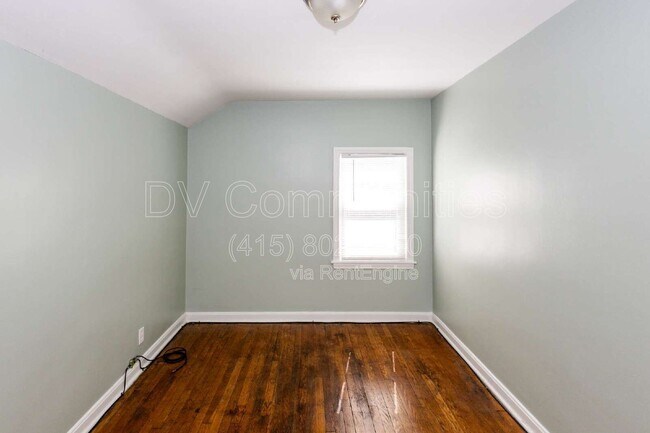 Building Photo - 4871 Oakland Dr