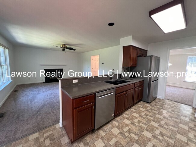 Building Photo - Beautiful Four Bedroom Home in "The Groves...