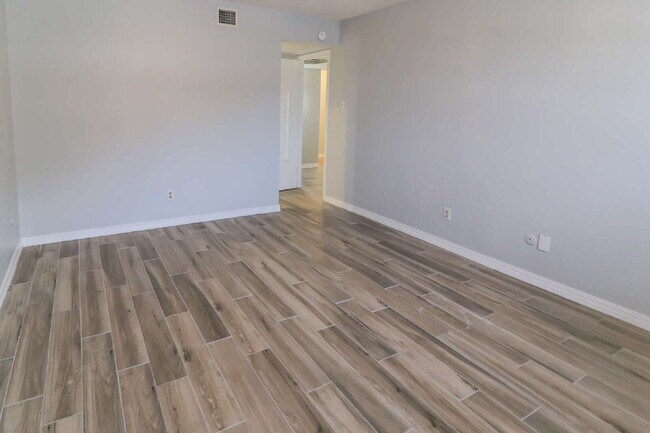 Building Photo - 4800 N Stanton St