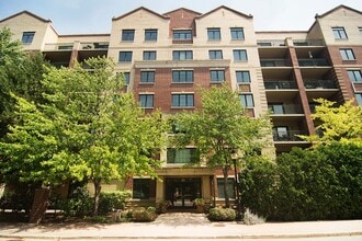 Building Photo - 11 S Wille St