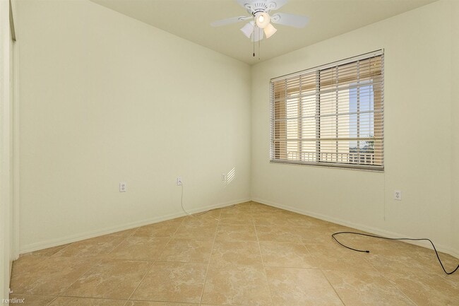 Building Photo - 2 br, 2 bath Condo - 20031 Sanibel View Ci...