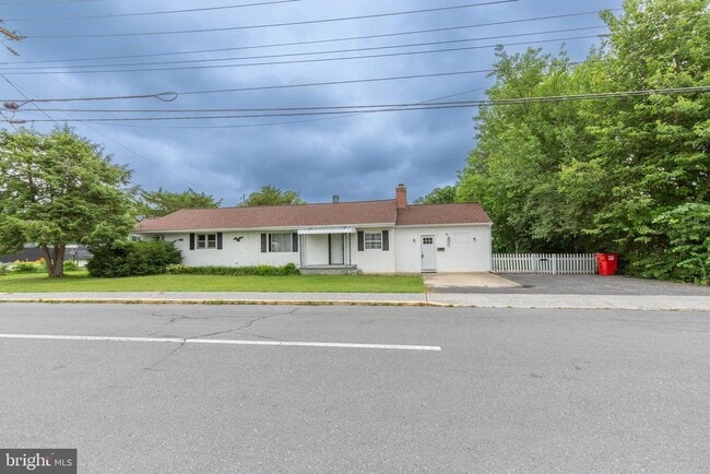 Building Photo - 612 N Preston St