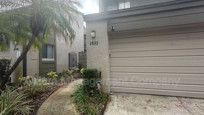 Building Photo - 1532 N Carolwood Blvd