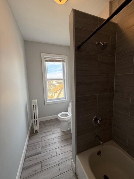 Building Photo - 230 Washington St