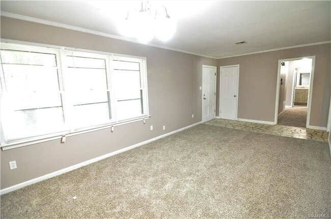 Building Photo - 334 Dee Dr