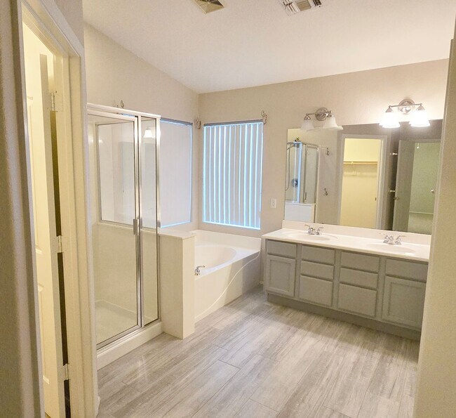 Building Photo - 5-bedroom in the heart of Gilbert