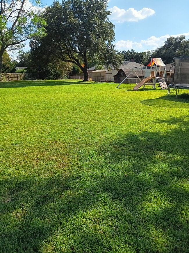 Building Photo - 2308 Wesley Cir