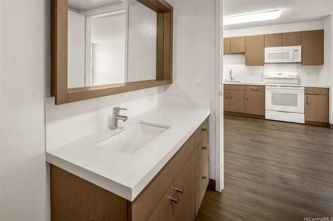 Building Photo - 7000 Hawaii Kai Dr