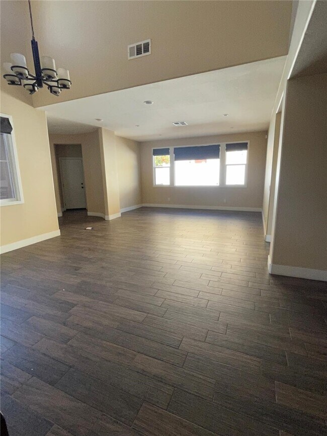 Building Photo - 32689 Cottonwood Rd