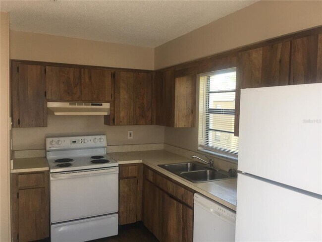 Building Photo - 5103 S Clarice Ct