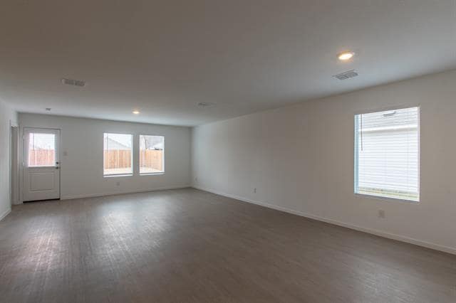 Building Photo - 1605 Parlier St