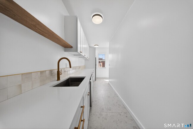 Building Photo - 259 Laurel Ave