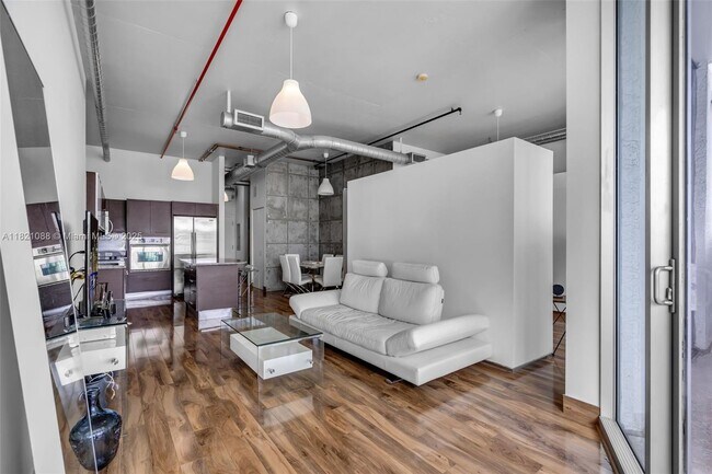 Building Photo - 3029 NE 188th St