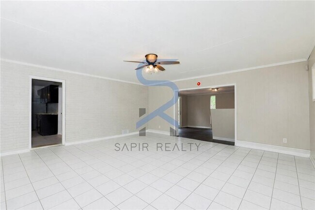 Building Photo - 639 Skipper Dr NW