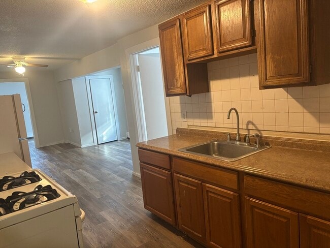 Building Photo - 108 S Common St