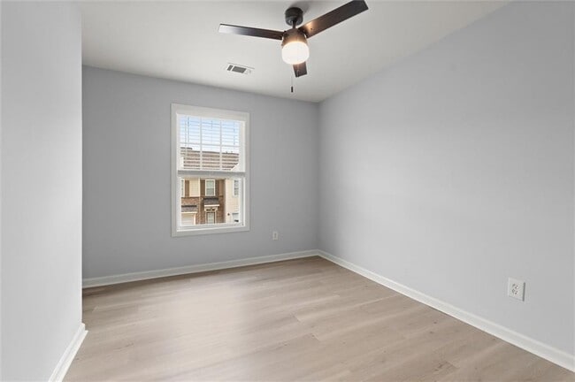 Building Photo - 1947 Lakeshore Overlook Cir NW