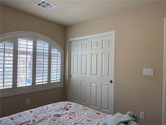 Building Photo - 6073 Crown Palms Ave