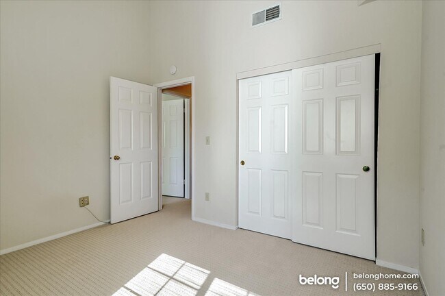 Building Photo - 511 Saint Thomas Ln