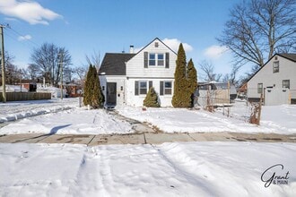 Building Photo - $1200 2 bedroom