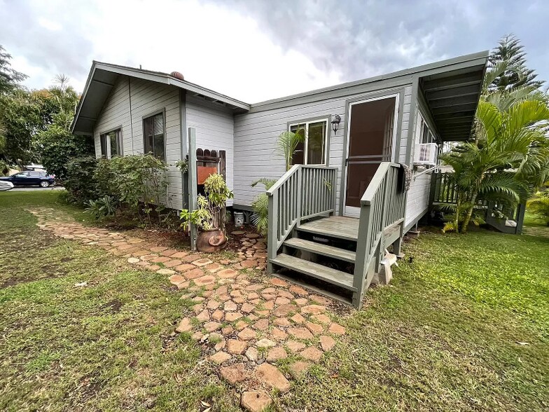 Building Photo - 13 Waikalani Pl