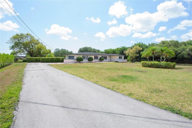 Building Photo - 24595 SW 147th Ave
