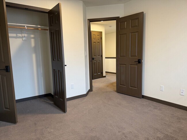 Building Photo - 215 N 76th Ave