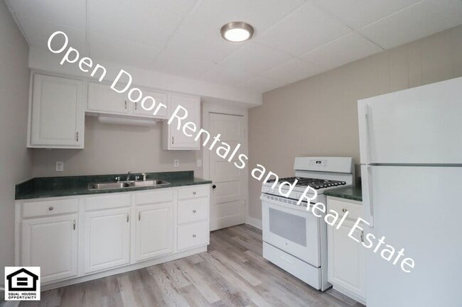 Building Photo - 1918 Riedmiller Ave