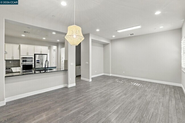 Building Photo - 63 Hazel Tree Ridge