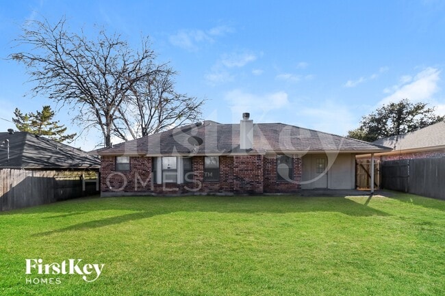 Building Photo - 1120 Andrew St