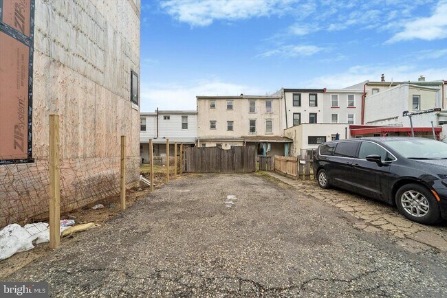 Building Photo - 3452 Sunnyside Ave