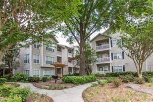 Building Photo - 1250 Parkwood Cir SE