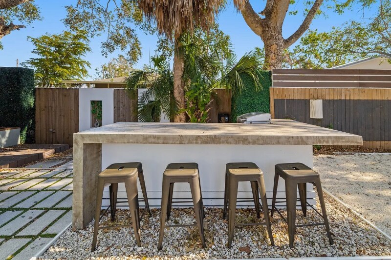 Building Photo - 603 38th St W