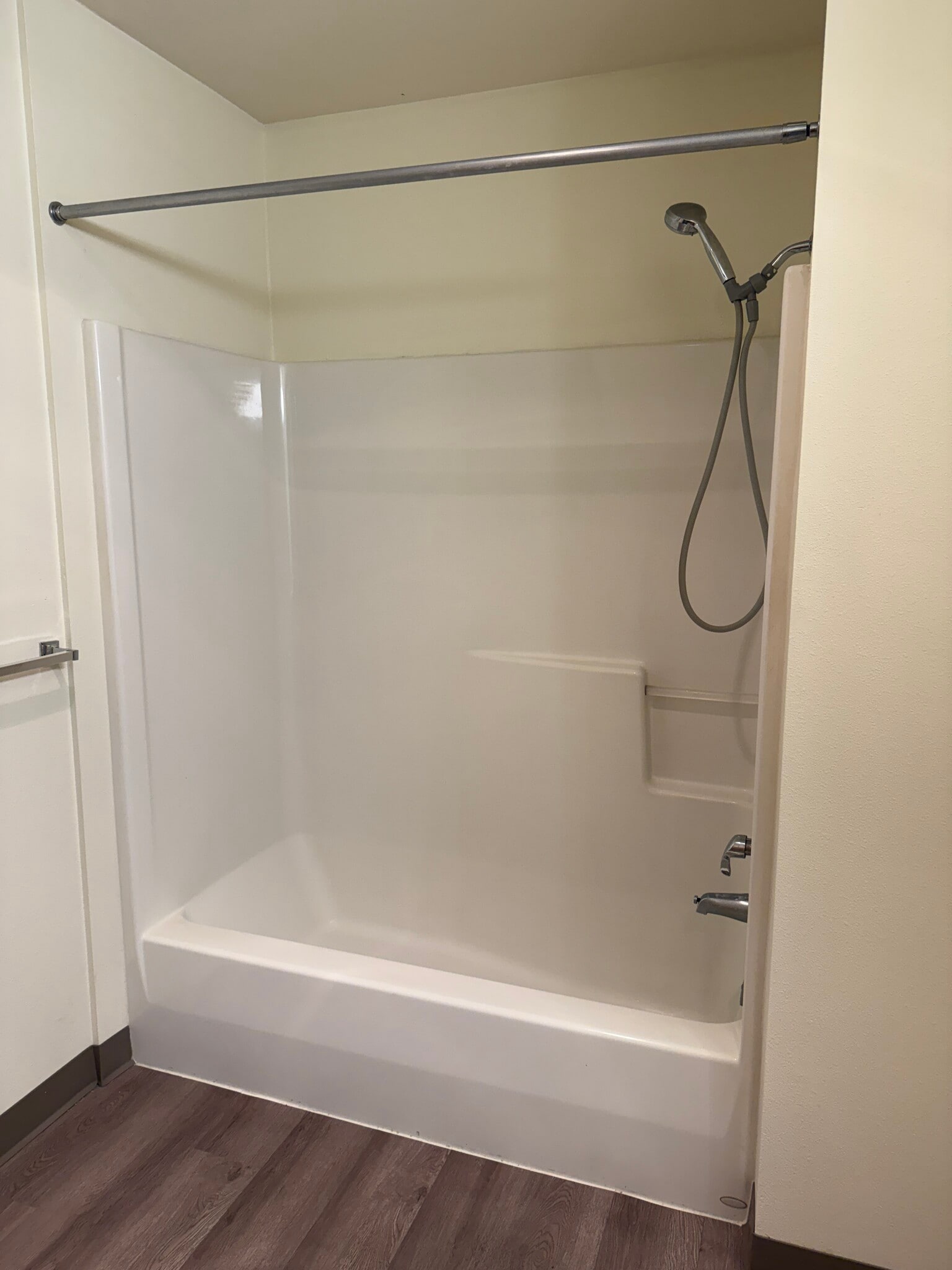 Bathroom - 620 Lincoln St