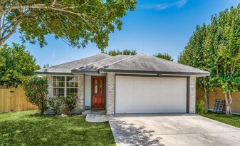Building Photo - 2066 Bentwood Dr