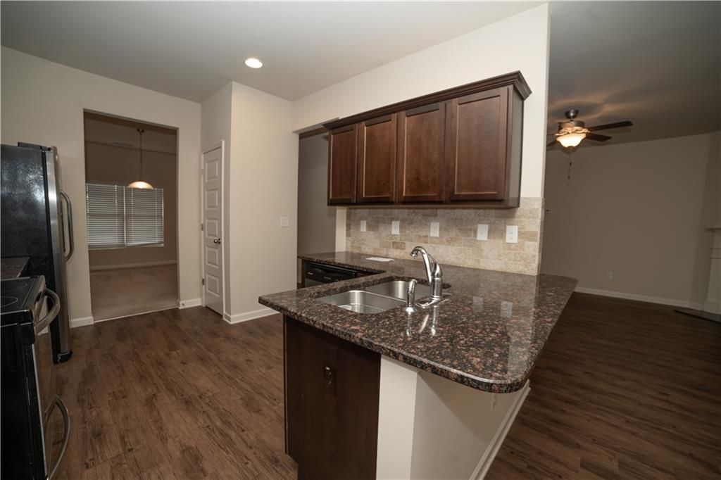 Building Photo - 376 Pernell