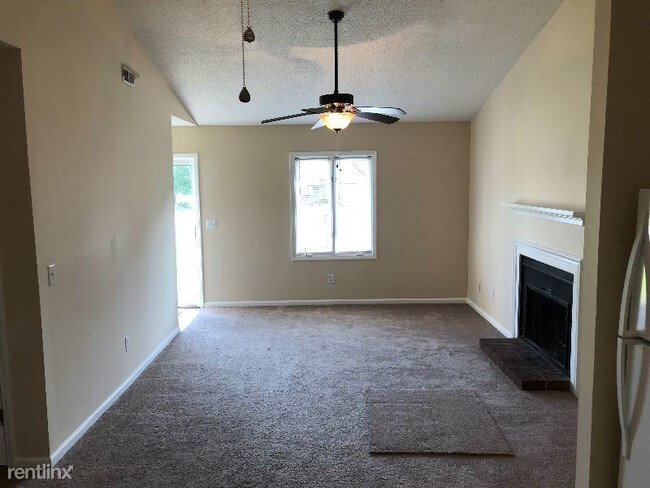 Building Photo - 2 br, 2 bath Condo - 2108 Tiffany Drive