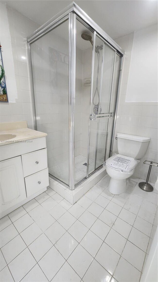 Building Photo - 1020 94th St